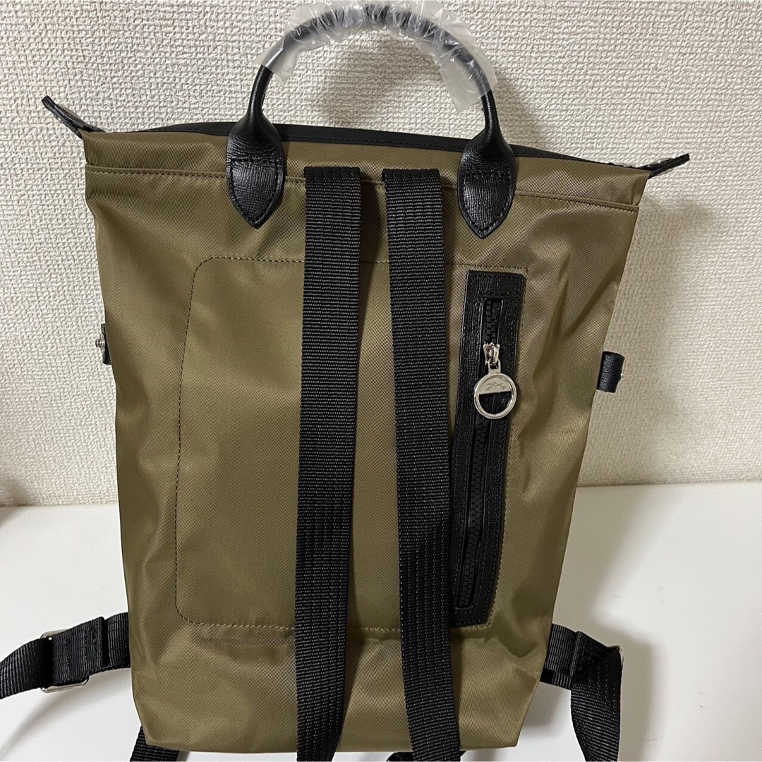 LONGCHAMP(ロンシャン)の【新品】ロンシャン ル プリアージュENERGY 最新バックパックカーキ色M レディースのバッグ(リュック/バックパック)の商品写真