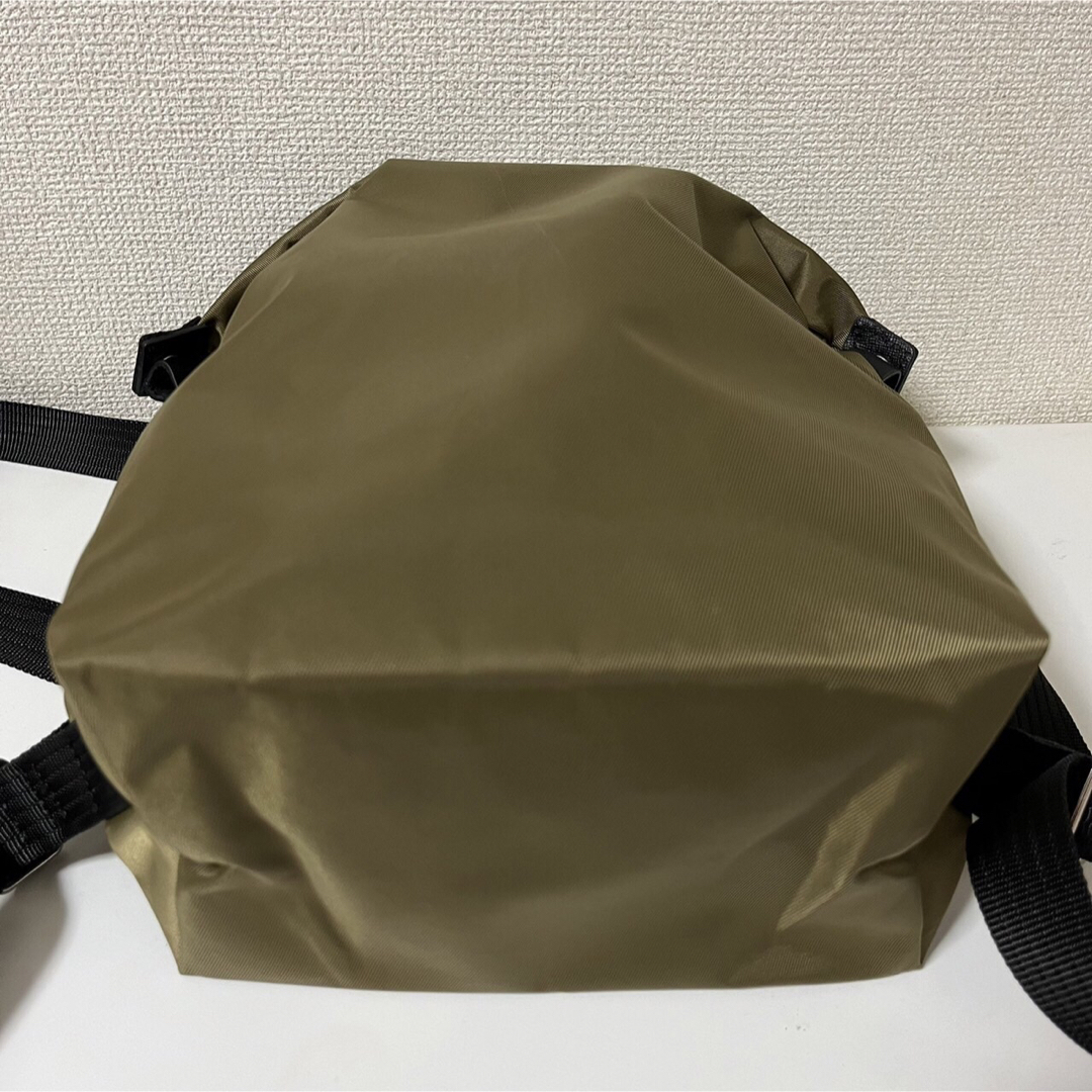 LONGCHAMP(ロンシャン)の【新品】ロンシャン ル プリアージュENERGY 最新バックパックカーキ色M レディースのバッグ(リュック/バックパック)の商品写真