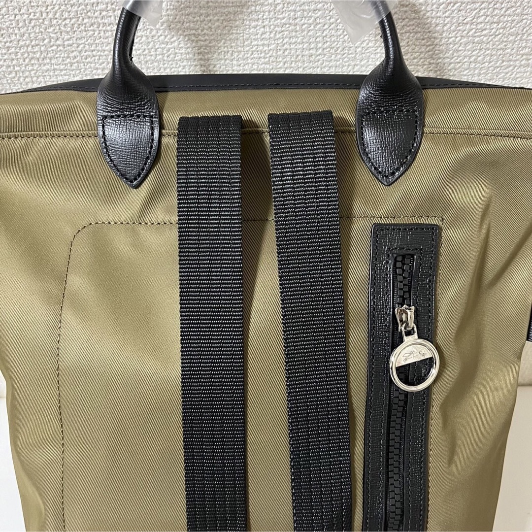 LONGCHAMP(ロンシャン)の【新品】ロンシャン ル プリアージュENERGY 最新バックパックカーキ色M レディースのバッグ(リュック/バックパック)の商品写真