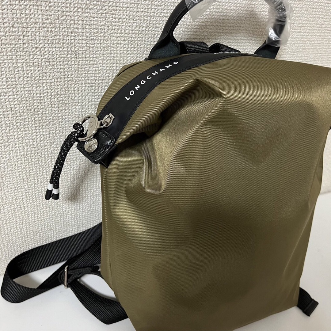 LONGCHAMP(ロンシャン)の【新品】ロンシャン ル プリアージュENERGY 最新バックパックカーキ色M レディースのバッグ(リュック/バックパック)の商品写真