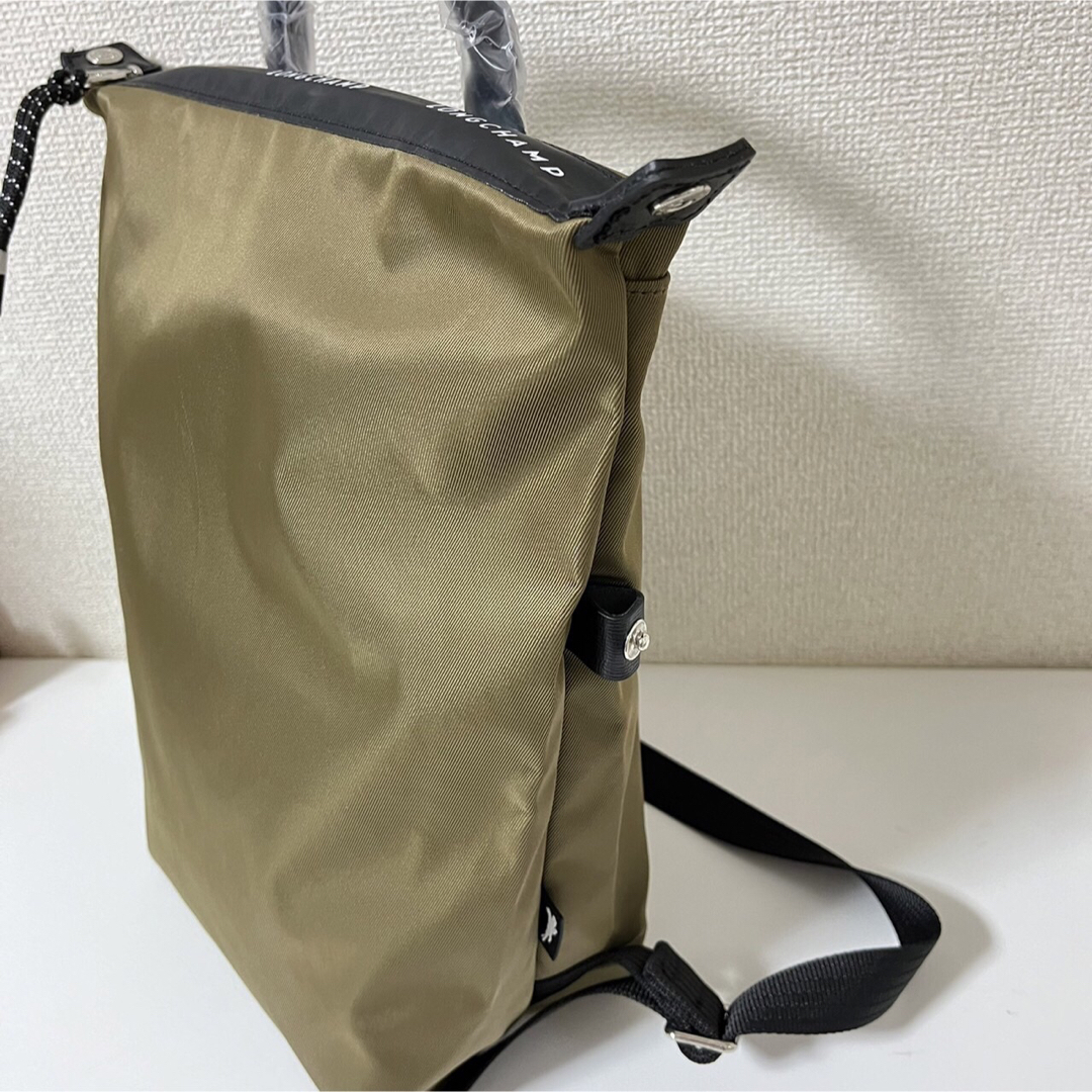 LONGCHAMP(ロンシャン)の【新品】ロンシャン ル プリアージュENERGY 最新バックパックカーキ色M レディースのバッグ(リュック/バックパック)の商品写真