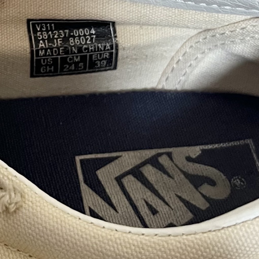 VANS(ヴァンズ)の【匿名配送】バンズ ヴァンズ　靴　レディース　24.5センチメートル　シューズ レディースの靴/シューズ(スニーカー)の商品写真