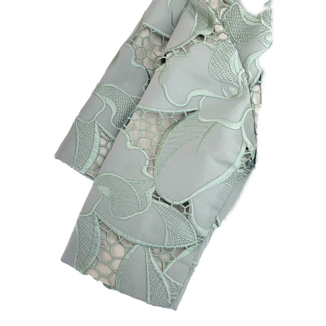 ADORE(アドーア)のアドーア 刺繍 花柄 ワンピース ドレス 531-240821 38サイズ レディースのワンピース(ひざ丈ワンピース)の商品写真