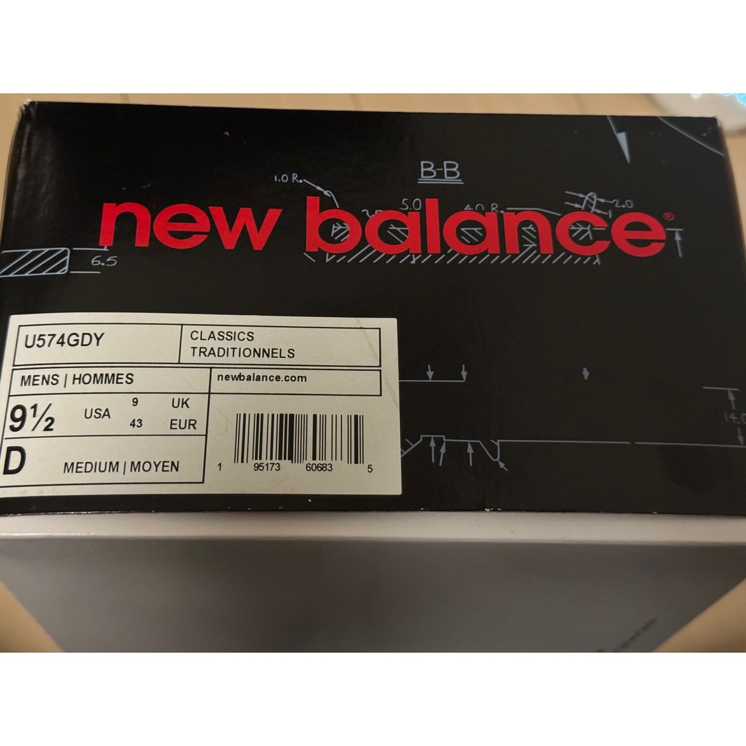 574（New Balance）(ゴーナナヨン)のNEW BALANCE U574 GDY 27.5 ＵＳ9.5 （新品・未使用） メンズの靴/シューズ(スニーカー)の商品写真