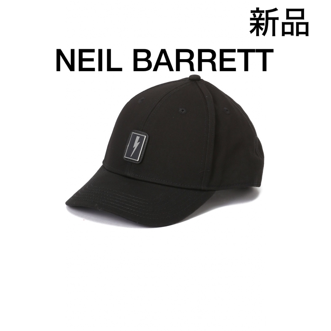 NEIL BARRETT(ニールバレット)の新品　ニールバレット　キャップ　メタルロゴプレート　刺繍入り　ブラック メンズの帽子(キャップ)の商品写真