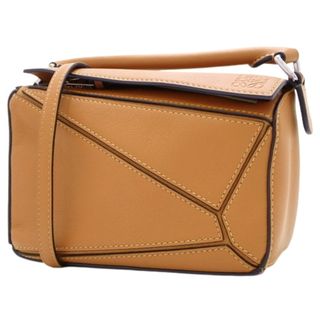 ロエベ(LOEWE)のLOEWE(ロエベ) Puzzle パズルバッグ ミニ ハンドバッグ 2way ショルダー 肩掛け 斜め掛け カーフ パラジウム金具 タン ブラウン茶 シルバー金具 322.30.U95 レディース 40601110271【中古】【アラモード】(ハンドバッグ)