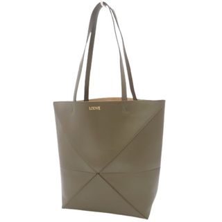 ロエベ(LOEWE)のLOEWE(ロエベ) Puzzle パズルフォルド トート トートバッグ ショルダー 肩掛け シャイニーカーフ ダークカーキグリーン カーキ A657G50X01(2024年3月現在現行品) レディース 40601110278【中古】【アラモード】(トートバッグ)