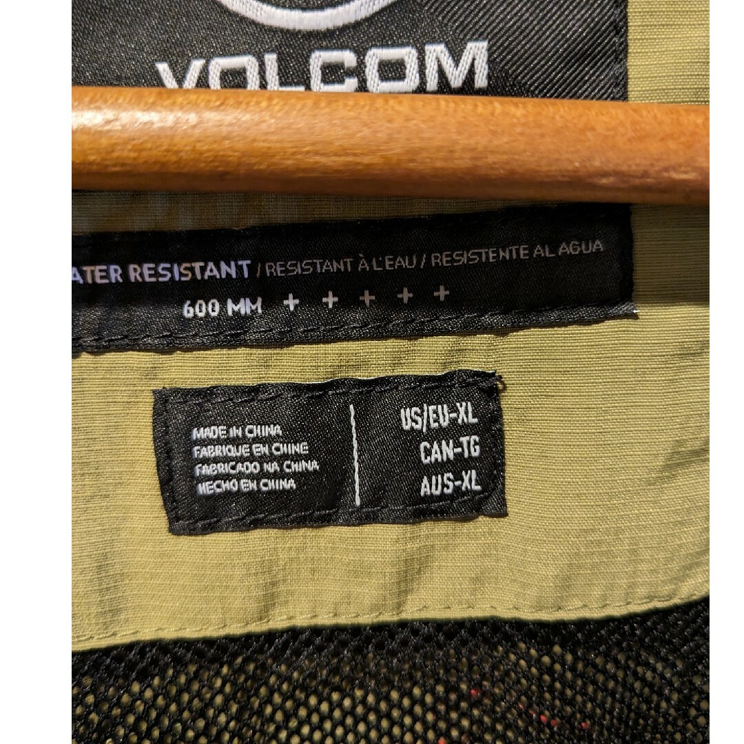 volcom(ボルコム)のVOLCOM　ボルコム　ベスト　XL メンズのトップス(ベスト)の商品写真