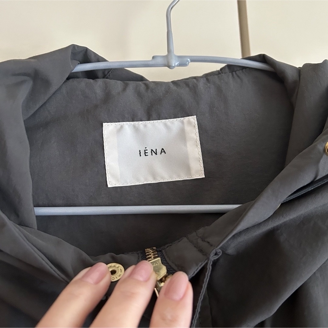 IENA(イエナ)の【あずあず様】IENA  イエナ  ライトナイロンフーデットショートブルゾン レディースのジャケット/アウター(ブルゾン)の商品写真