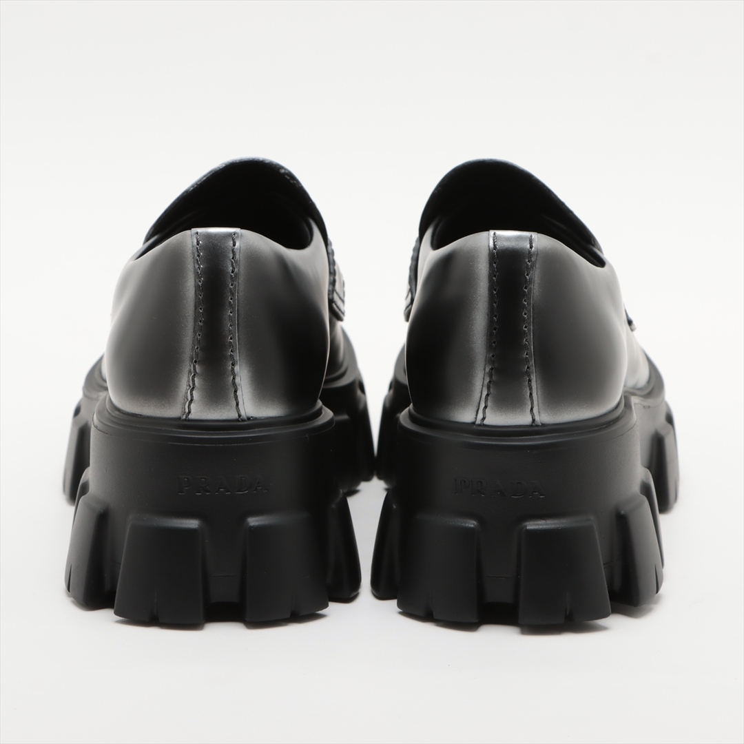 PRADA(プラダ)のプラダ モノリス ブラッシュドレザー 5.5 ブラック メンズ ローファー メンズの靴/シューズ(その他)の商品写真
