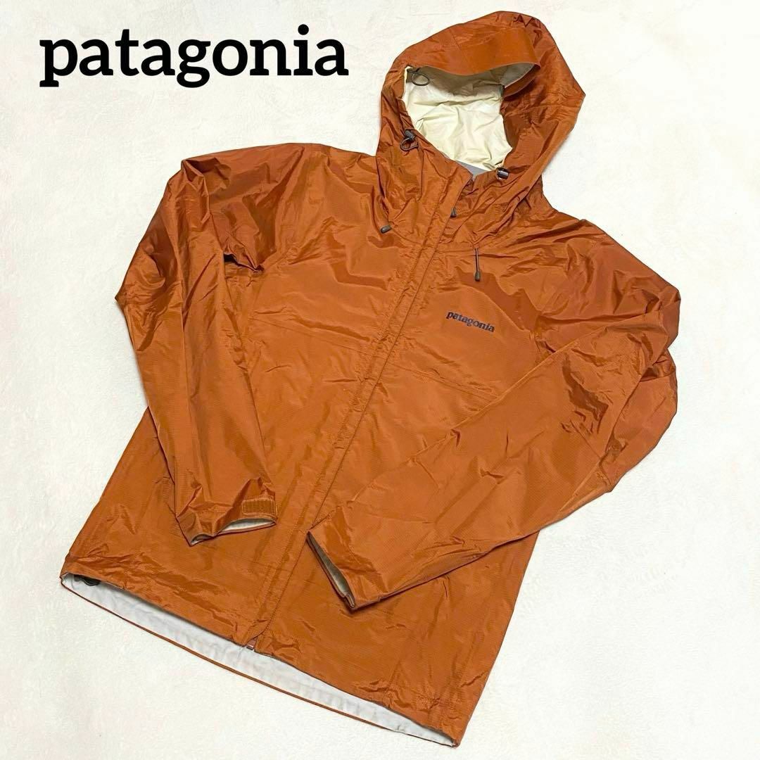patagonia(パタゴニア)のパタゴニア　マウンテンパーカー　オレンジ　サイズXS メンズのジャケット/アウター(マウンテンパーカー)の商品写真