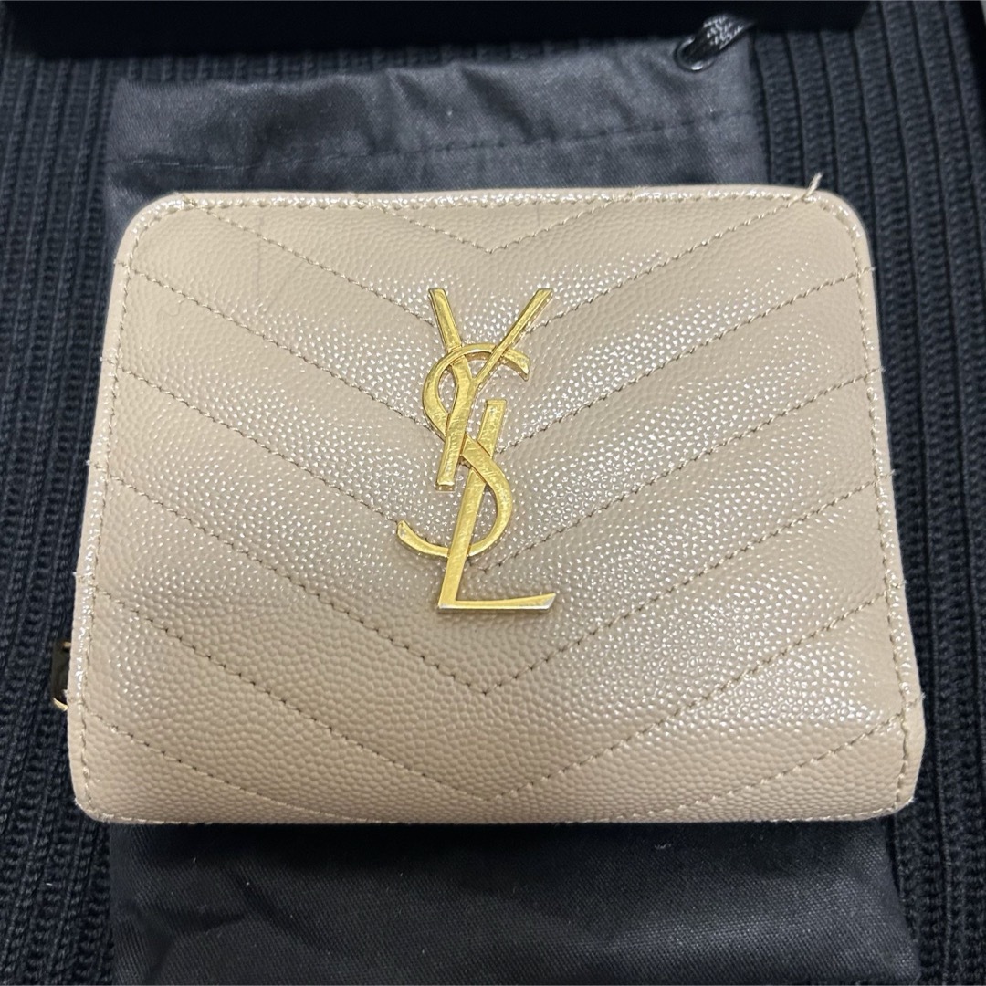 Yves Saint Laurent(イヴサンローラン)のイブサンローラン　お財布　ベージュ レディースのファッション小物(財布)の商品写真