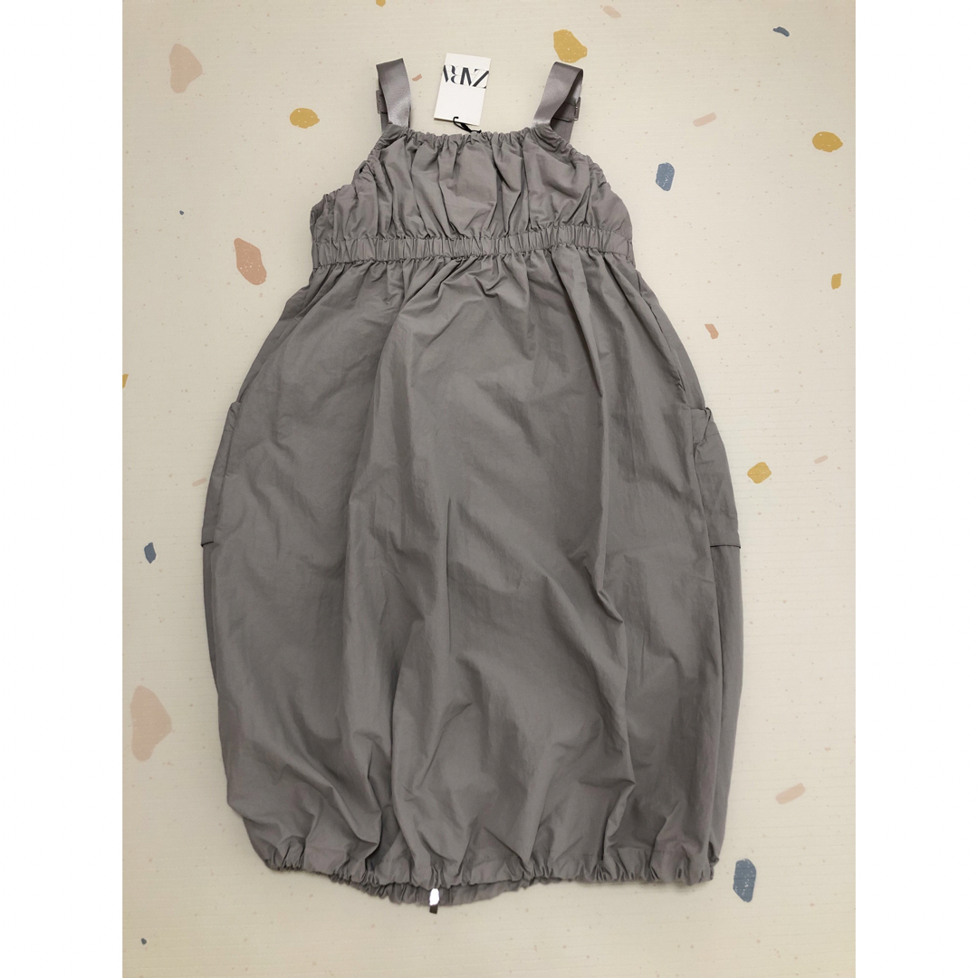 ZARA(ザラ)の新品ZARAジッパーテクニカルジャンパースカート152㎝ キッズ/ベビー/マタニティのキッズ服女の子用(90cm~)(ワンピース)の商品写真