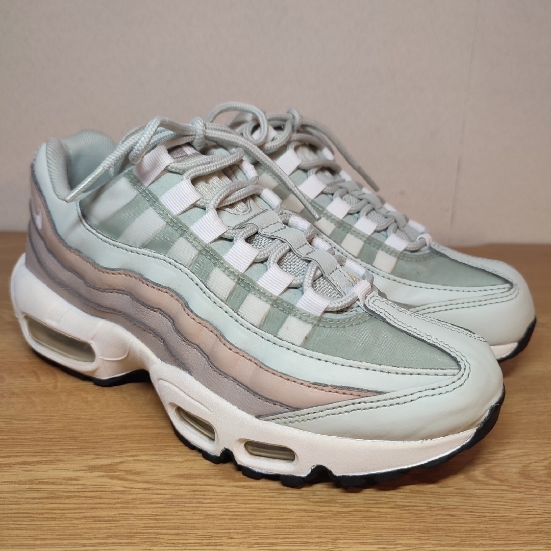 NIKE(ナイキ)の美品 大人気 NIKE AIR MAX 95 23.5 レディースの靴/シューズ(スニーカー)の商品写真