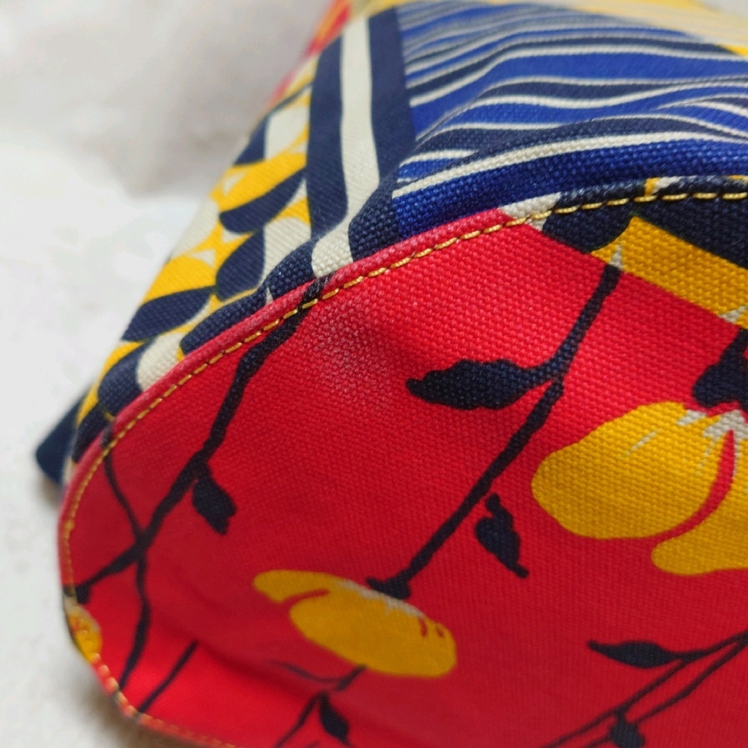Tory Burch(トリーバーチ)の希少デザイン　トリーバーチ　リュック　キャンパス　巾着型　総柄　花柄　カラフル レディースのバッグ(リュック/バックパック)の商品写真
