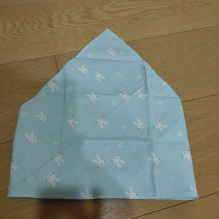 ハンドメイド　子供用三角巾　うさぎ柄　水色(キッチン小物)