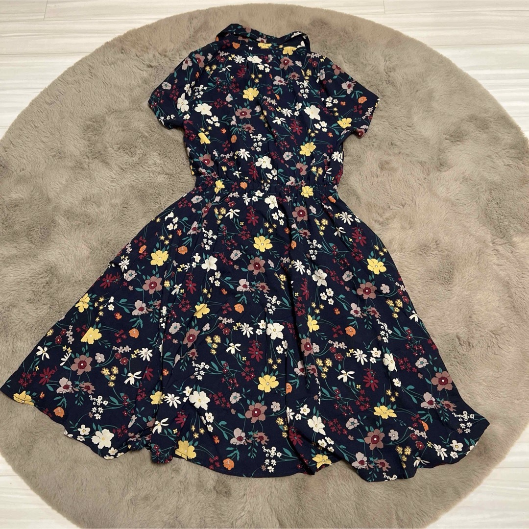 GRL(グレイル)のワンピース　Lサイズ　花柄　春服　夏服　ウエストゴム　かわいい　レディース レディースのワンピース(ひざ丈ワンピース)の商品写真