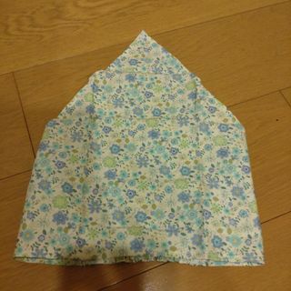 ハンドメイド　子供用三角巾　小花柄(キッチン小物)