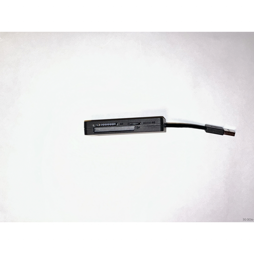 ELECOM(エレコム)のエレコム USB3.0対応メモリカードリーダ ケーブル収納タイプ  MR3-K0 スマホ/家電/カメラのPC/タブレット(PC周辺機器)の商品写真