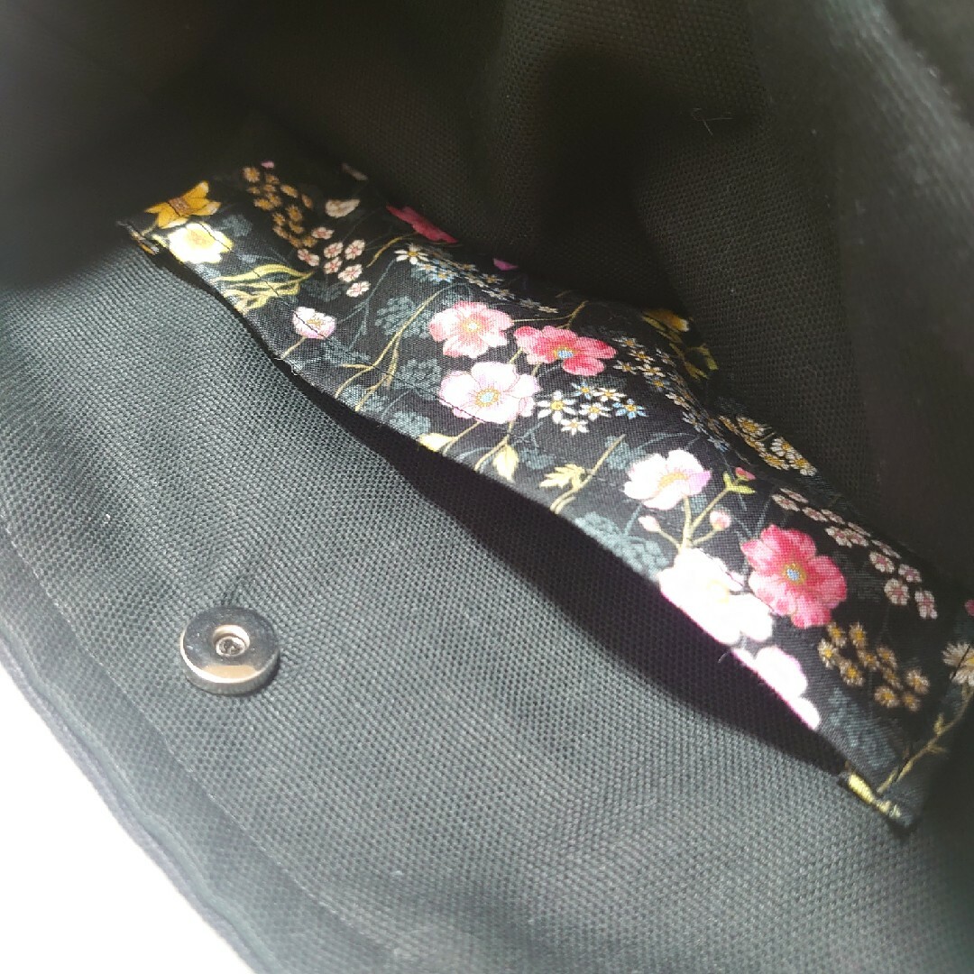 草花ボタニカル　ぷっくり手提げトートバッグ　ハンドメイド ハンドメイドのファッション小物(バッグ)の商品写真