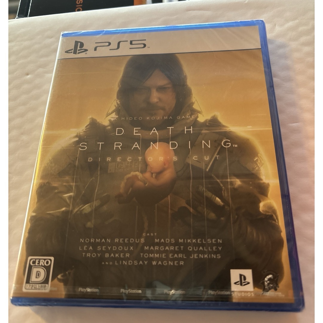 PlayStation(プレイステーション)のDEATH STRANDING DIRECTOR'S CUT エンタメ/ホビーのゲームソフト/ゲーム機本体(家庭用ゲームソフト)の商品写真