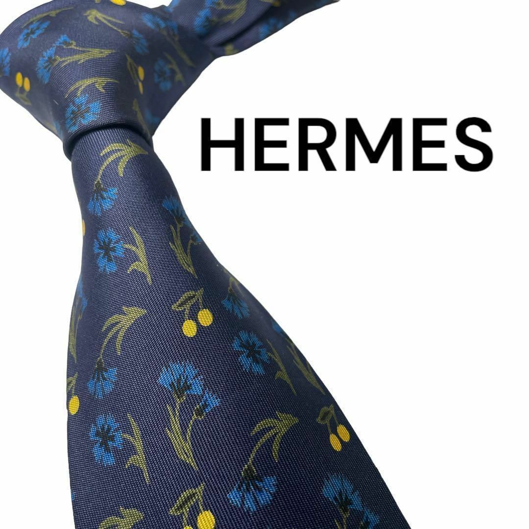 Hermes(エルメス)の636✨美品✨HERMES ネクタイ　ネイビー　高級感　花柄　総柄　小紋 メンズのファッション小物(ネクタイ)の商品写真