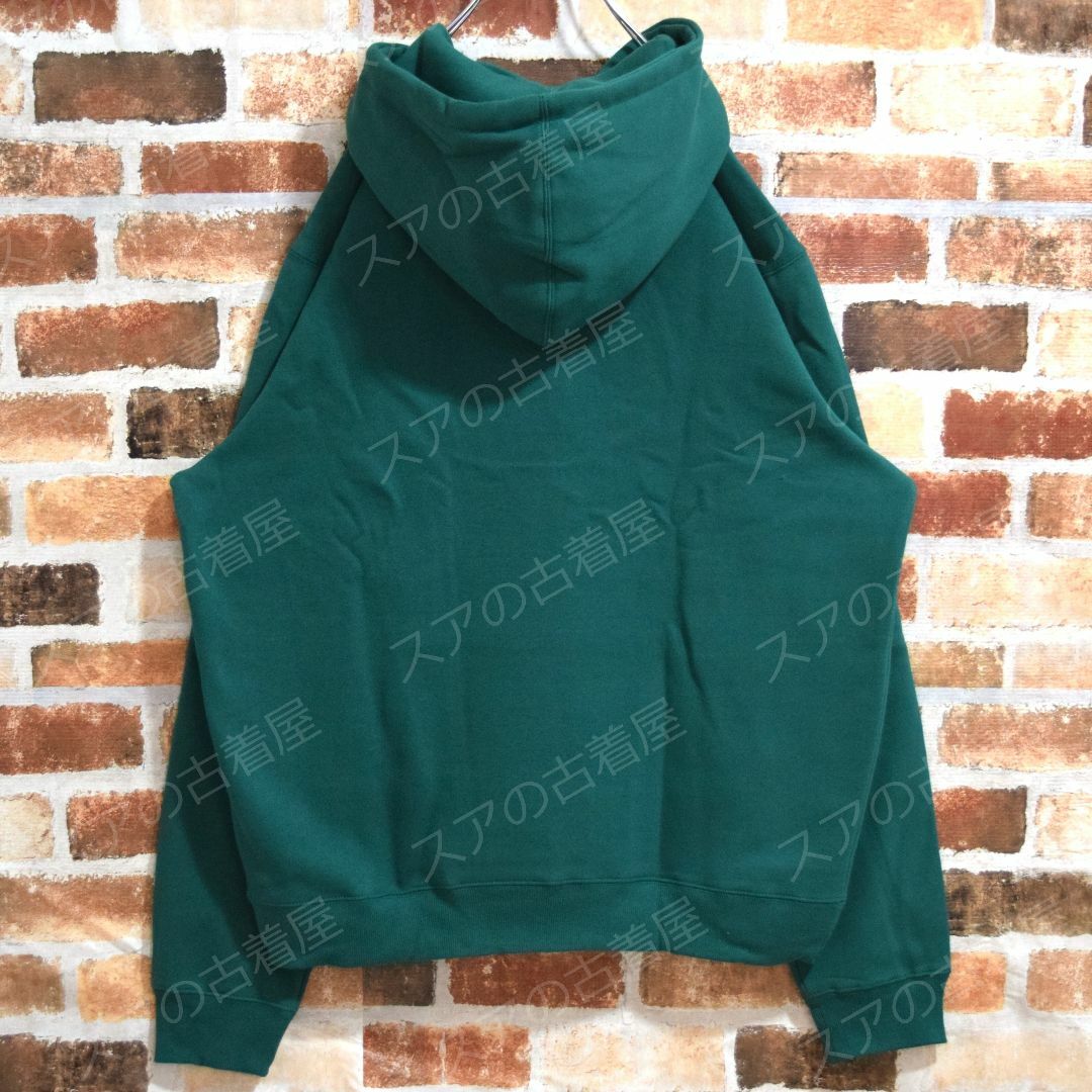 STUSSY(ステューシー)の《ステューシー》正規・未使用品　ファイヤー刺繡ロゴ　グリーン　L　パーカー メンズのトップス(パーカー)の商品写真