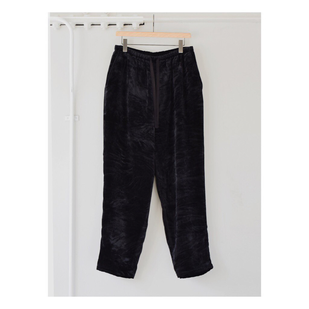 COMOLI(コモリ)のCOMOLI /  シルク別珍ドローストリングパンツ メンズのパンツ(その他)の商品写真