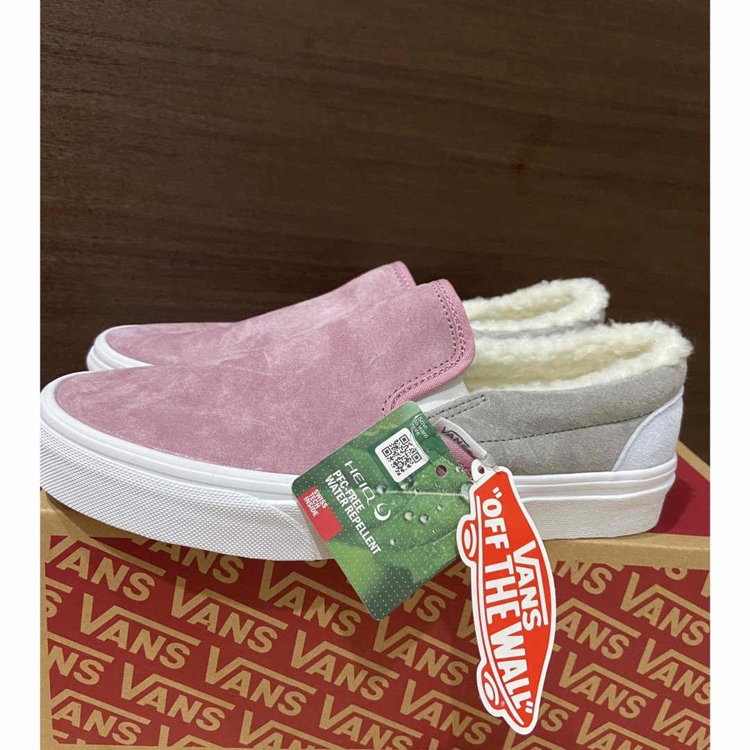 VANS(ヴァンズ)のUS企画【vans】バンズ　ヴァンズ　ボア　ピンク×グレー　スリッポン レディースの靴/シューズ(スニーカー)の商品写真