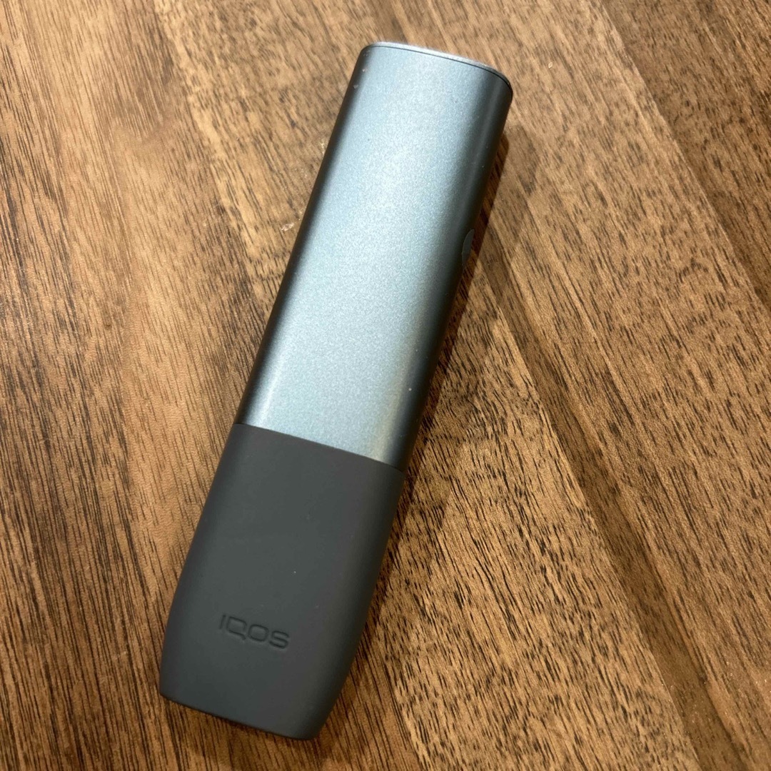 IQOS ILUMA ONE アイコス イルマ ワン モスグリーン 電子タバコ メンズのファッション小物(タバコグッズ)の商品写真