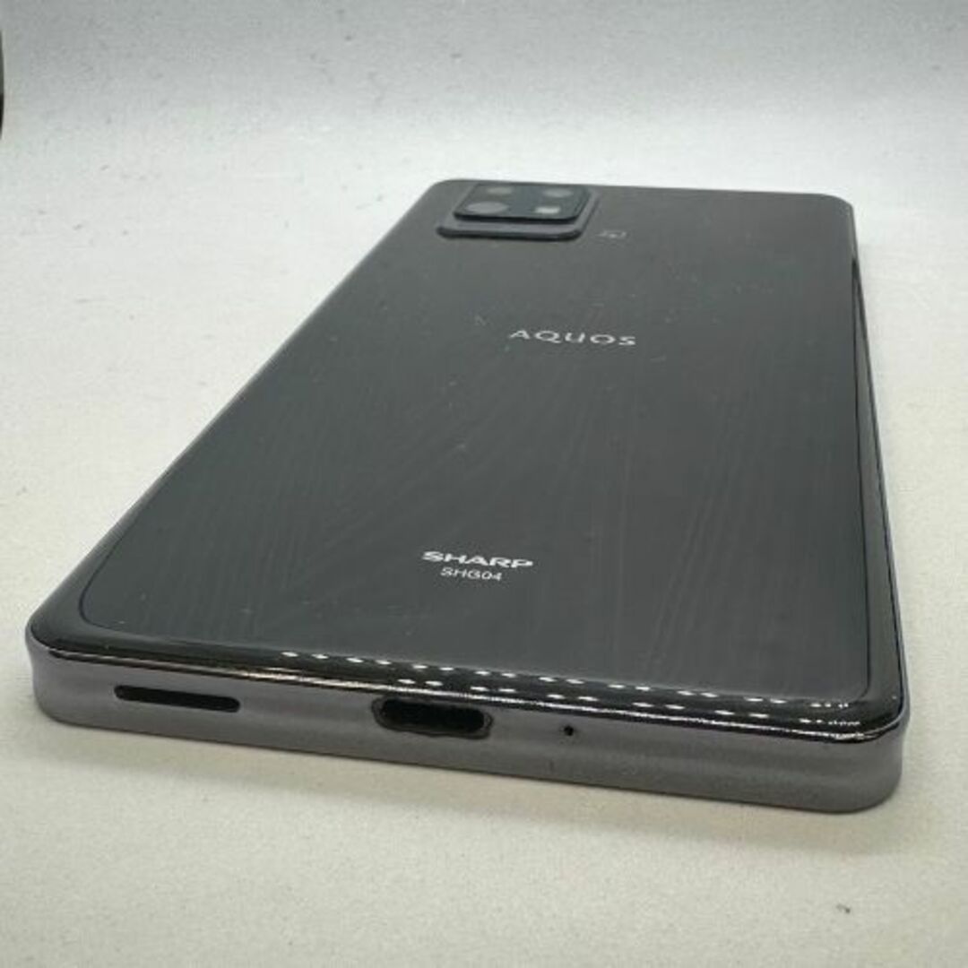 【中古Dランク】au AQUOS zero6 SHG04 ブラック SIMロック解除済 【7日間保証】 スマホ/家電/カメラのスマートフォン/携帯電話(スマートフォン本体)の商品写真