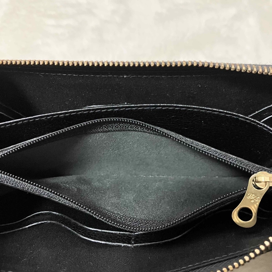 IL BISONTE(イルビゾンテ)の未使用級 保存袋付 IL BISONTE ラウンド 長財布 レザー 黒 収納多数 レディースのファッション小物(財布)の商品写真