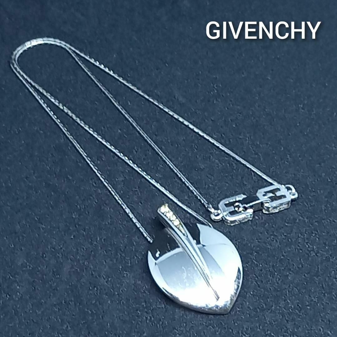 GIVENCHY(ジバンシィ)のGIVENCHY　ネックレス　リーフ　ラインストーン　シルバー レディースのアクセサリー(ネックレス)の商品写真