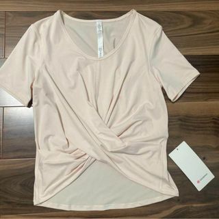 ルルレモン(lululemon)のルルレモン Do the Daily Short Sleeve 4 タグ付き新品(Tシャツ(半袖/袖なし))