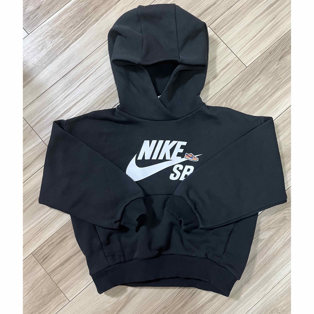 NIKE(ナイキ)のNIKE キッズ パーカー キッズ/ベビー/マタニティのキッズ服男の子用(90cm~)(Tシャツ/カットソー)の商品写真