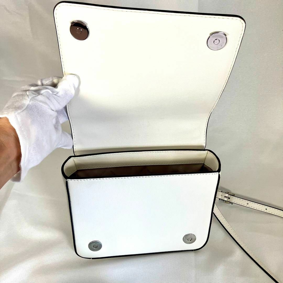 Michael Kors(マイケルコース)の極美品✨マイケルコース ショルダーバッグ ハンドバック 2way　白 持ち手金具 レディースのバッグ(ショルダーバッグ)の商品写真