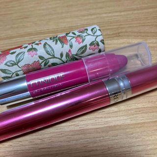 レブロン(REVLON)の青みピンクのリップ(口紅)