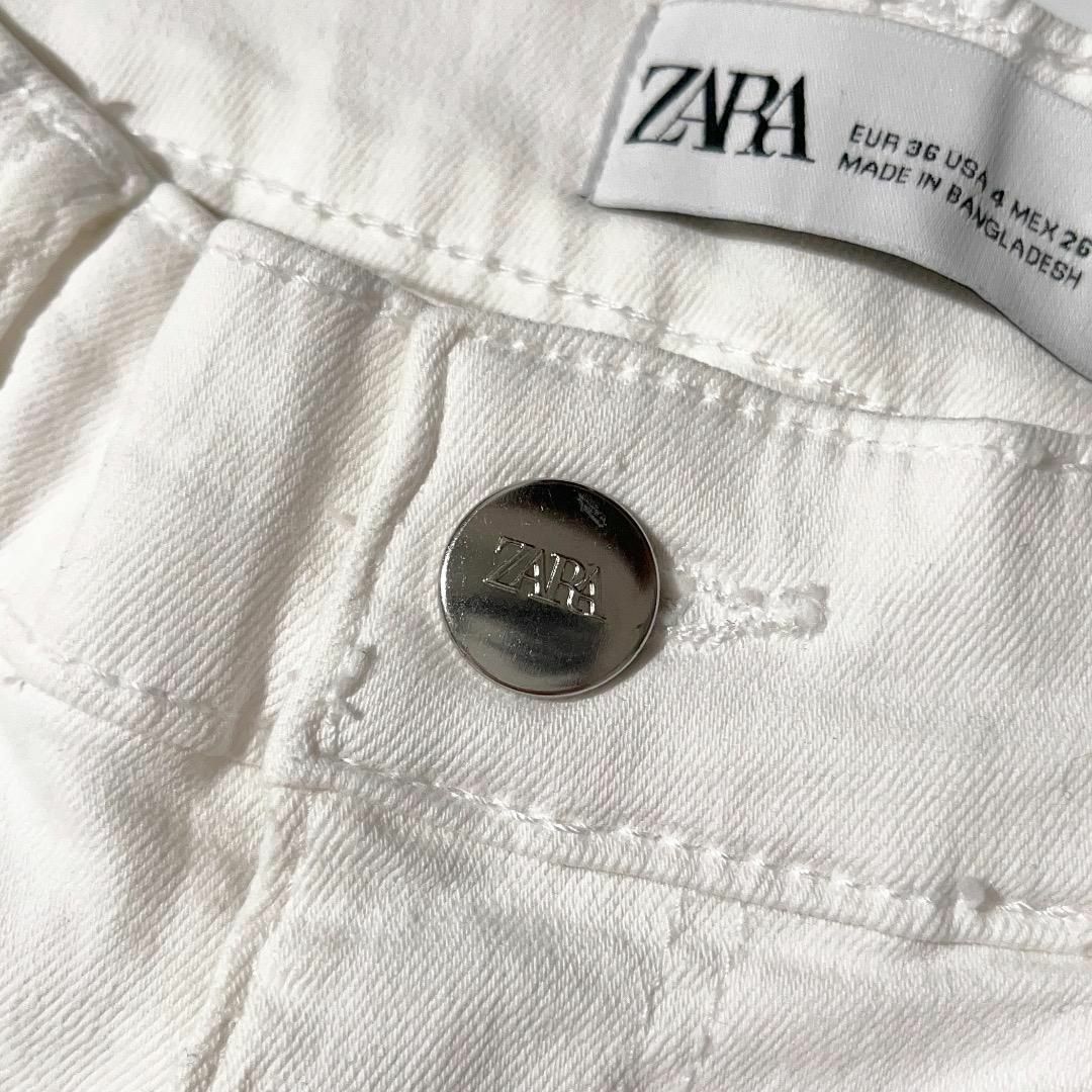 ZARA(ザラ)のザラ スキニー ジーンズ デニムパンツ SS コットン 白 ストレッチ タイト レディースのパンツ(デニム/ジーンズ)の商品写真