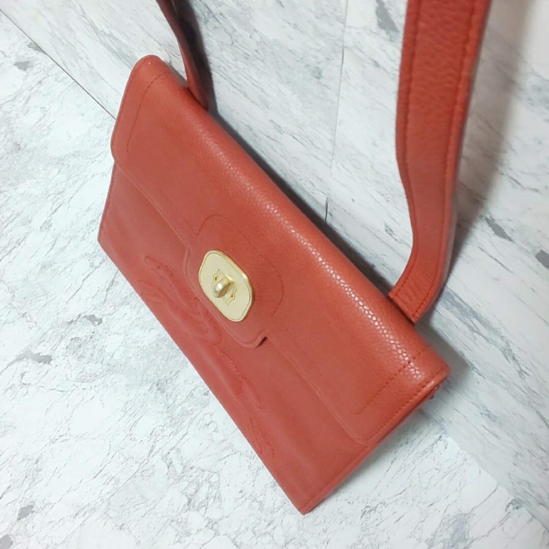 LONGCHAMP(ロンシャン)の【極美品】LONGCHAMP エンボスホースロゴ ショルダーウォレット シボ革 レディースのファッション小物(財布)の商品写真