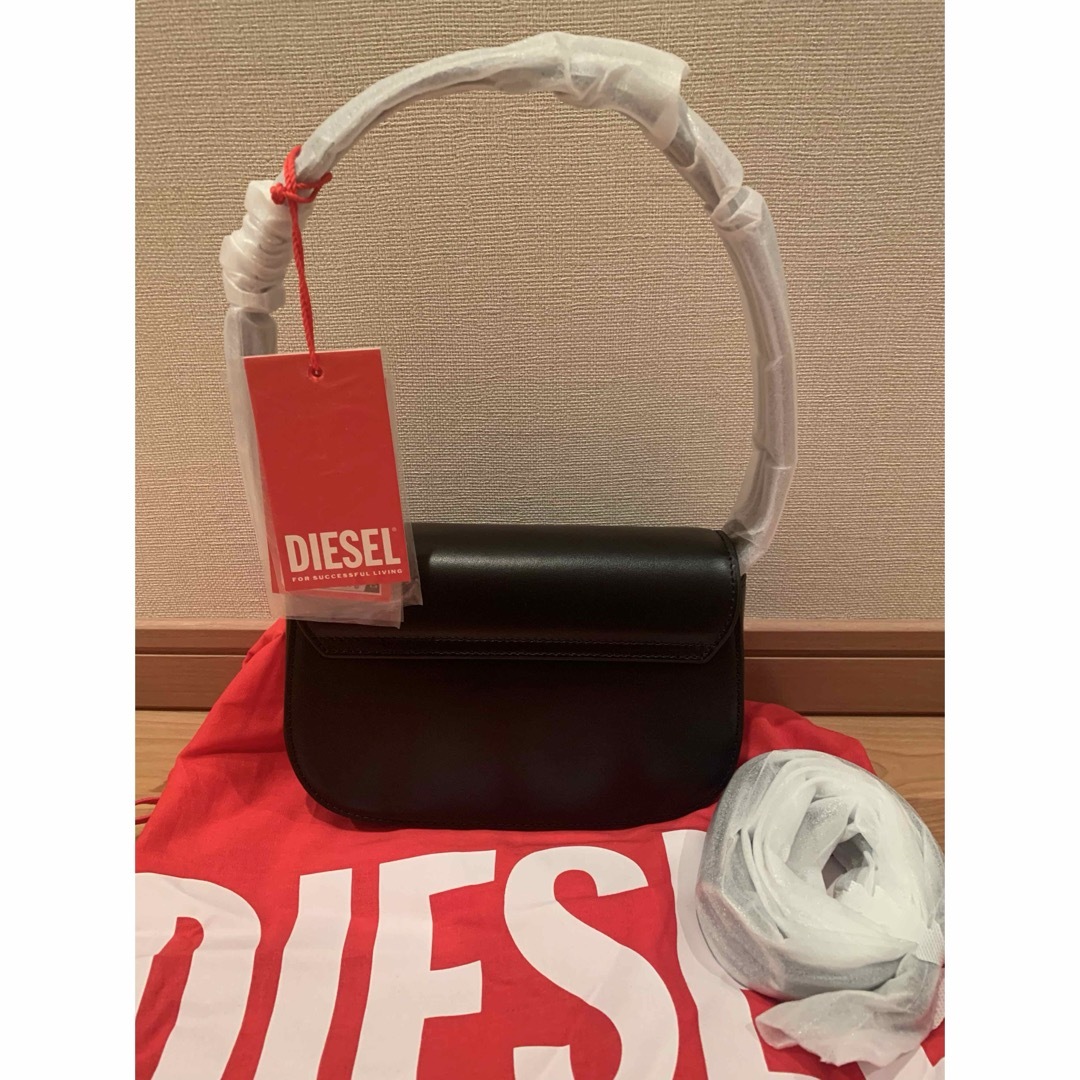 DIESEL(ディーゼル)のDIESEL 1DR ブラック　新品未使用 レディースのバッグ(ショルダーバッグ)の商品写真