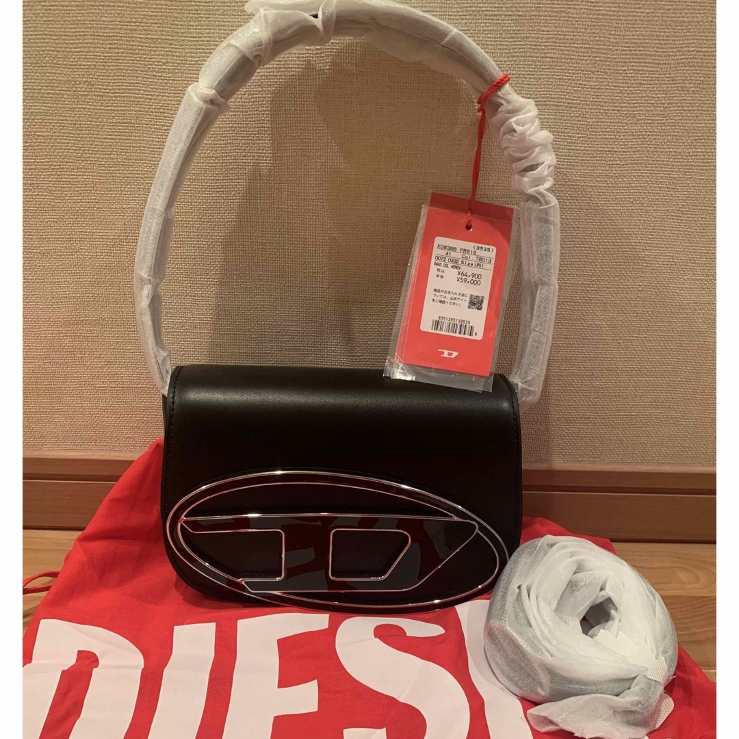 DIESEL(ディーゼル)のDIESEL 1DR ブラック　新品未使用 レディースのバッグ(ショルダーバッグ)の商品写真