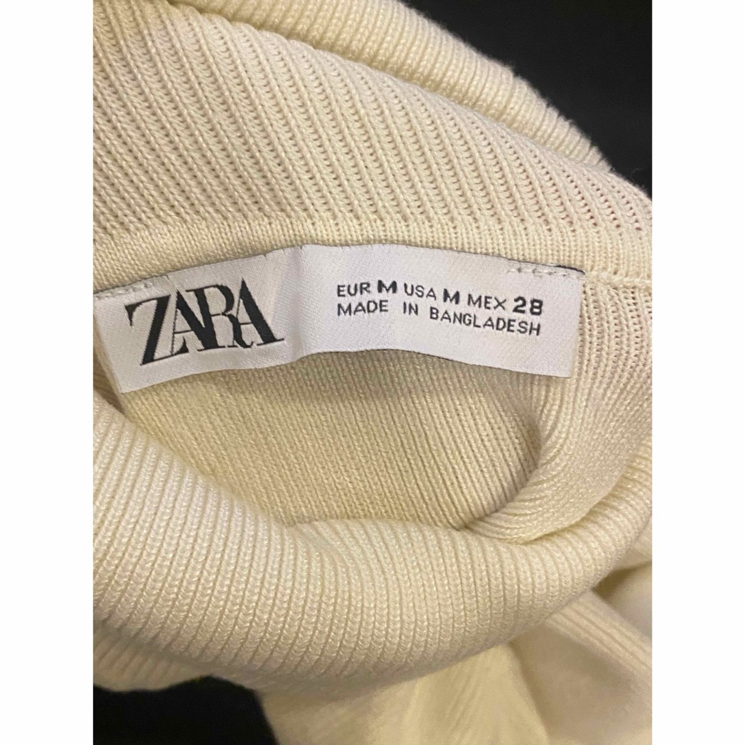 ZARA(ザラ)のZara タートルネックリブニット レディースのトップス(ニット/セーター)の商品写真