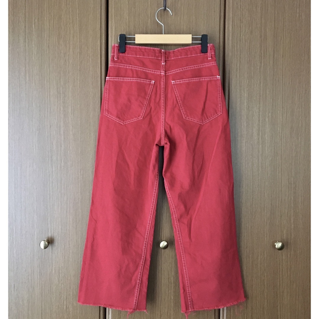 ZARA(ザラ)の美品 ZARA WOMAN RED カットオフ ストレートデニムパンツ ジーンズ レディースのパンツ(デニム/ジーンズ)の商品写真