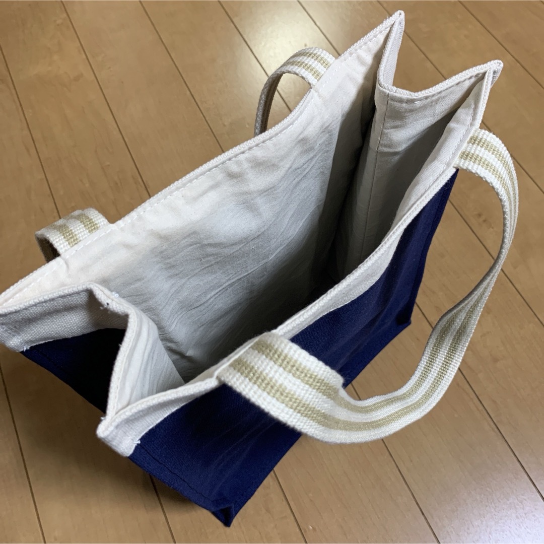 トートバッグ　A4   箱型　帆布　ハンドメイド　キャンバス　縦型　サブバッグ ハンドメイドのファッション小物(バッグ)の商品写真