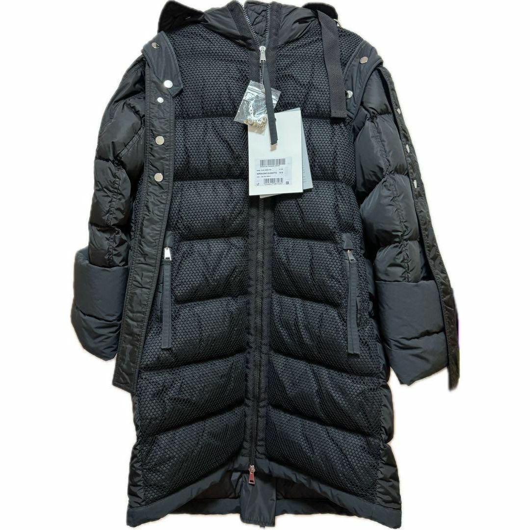 MONCLER(モンクレール)の本物新品未使用　モンクレール 1952×ヴァレクストラ  ロングダウンコート レディースのジャケット/アウター(ダウンコート)の商品写真