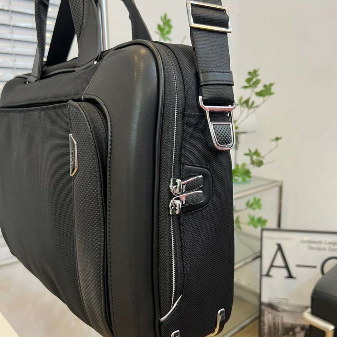 TUMI(トゥミ)のTUMI 「リンカーン」ブリーフ ARRIVé ビジネスバッグ メンズのバッグ(ショルダーバッグ)の商品写真