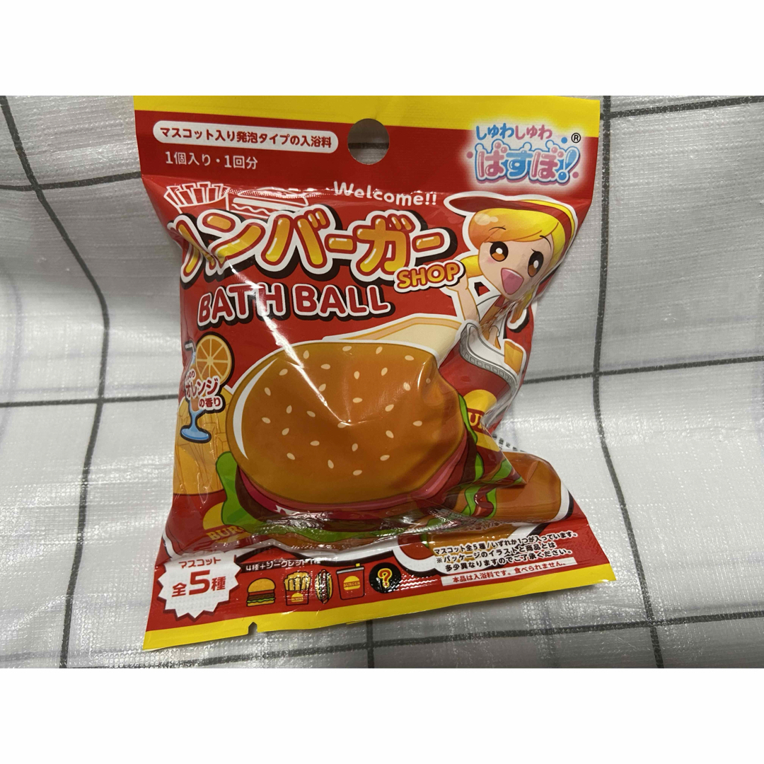 バスボール　バスボム　まとめて　マリオスプラトゥーンハンバーガー恐竜など コスメ/美容のボディケア(入浴剤/バスソルト)の商品写真