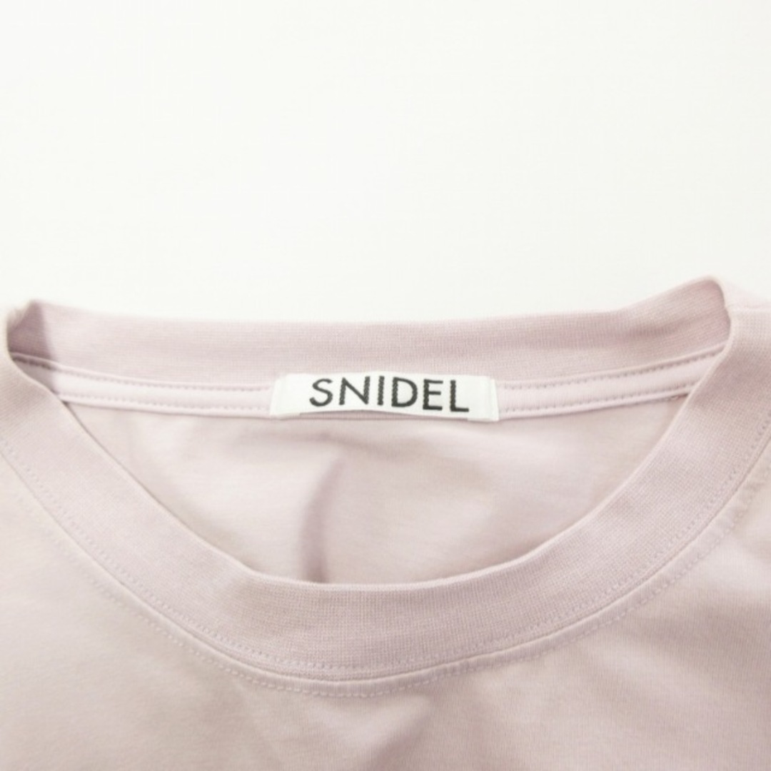 SNIDEL(スナイデル)のスナイデル フォイルプリントTシャツ 半袖 ストレッチ ロゴ 紫 F ■023 レディースのトップス(Tシャツ(半袖/袖なし))の商品写真