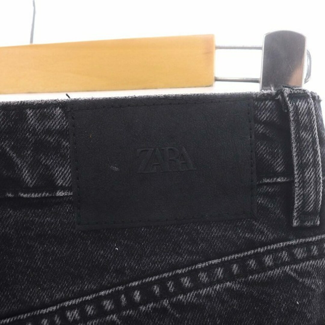 ZARA(ザラ)のザラ テーパード デニムパンツ ジーンズ ジップフライ USAS4 S 黒 レディースのパンツ(デニム/ジーンズ)の商品写真
