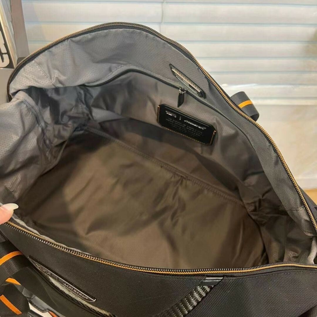 TUMI(トゥミ)のTUMI I MCLAREN「M-テック」ソフト サチェル メンズのバッグ(バッグパック/リュック)の商品写真